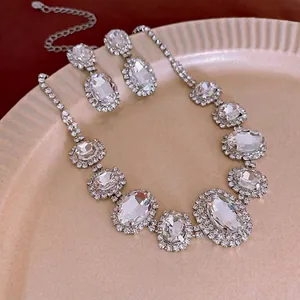 Luxury Copper Rhinestone Oval Pendant Necklace Earring Set Silver Plated Wedding Banquet Jewelry Set For Women Party Gift