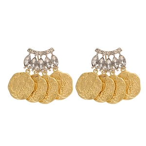 Boucles d'oreilles bohèmes dorées avec strass brillants et pampilles de pièces