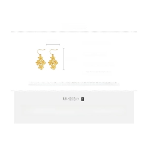 Detailed size specifications for flower drop earrings, 4.1cm height and 1.9cm width