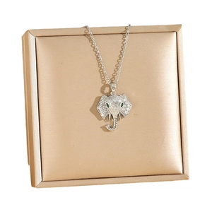 Collier pendentif éléphant hip-hop argenté avec zircons blancs et yeux en gemme verte