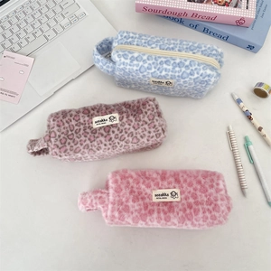 Leopard Print Plush Pencil Case Cosmetic Bag For Students Soft Portable Toiletry Pouch With Handle Zipper Closure