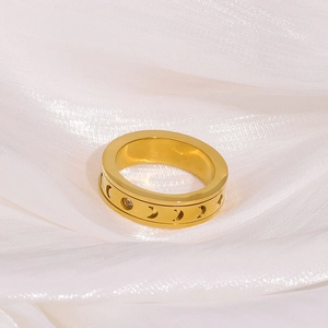 Rotating 18K gold-plated stainless steel ring with moon phase pattern and zircon stone