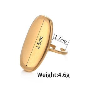 Detail view of 14K gold minimalist geometric ring with size measurements and weight info