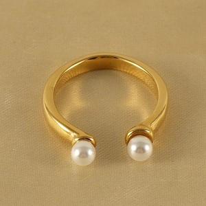 Bague ouverte en acier inoxydable doré 18 carats ornée de deux perles blanches élégantes