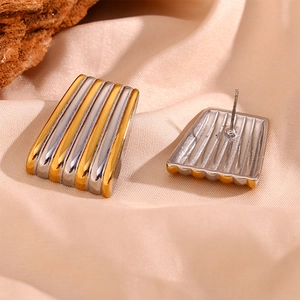 Boucles d'oreilles trapèze bicolores à rayures en acier inoxydable plaqué or 18 carats