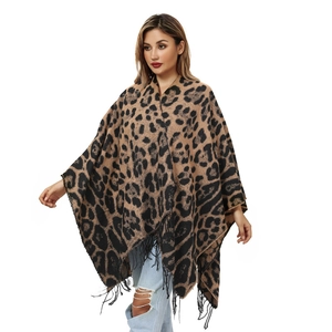 Women's vintage leopard print knit poncho wrap with tassels and loose fit for autumn winter