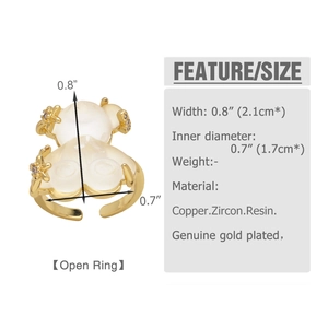 Detail view of a gold-plated bear ring featuring cream resin and zircon inlay with dimensions
