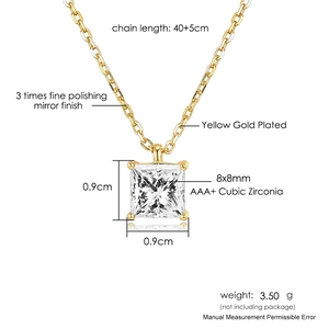 Minimalistische 18K vergoldete Halskette mit quadratischem 8mm Zirkonia Anhänger