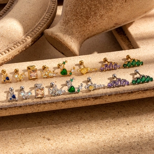 Collezione di orecchini a lobo in acciaio inossidabile oro e argento con zirconi colorati