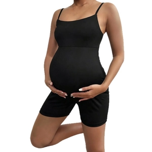 Schlanker schwarzer Schwangerschafts-Bodysuit mit Rückenausschnitt und Stretch