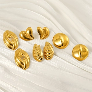 Minimalist 18k gold stainless steel earrings set in heart and geometric shapes