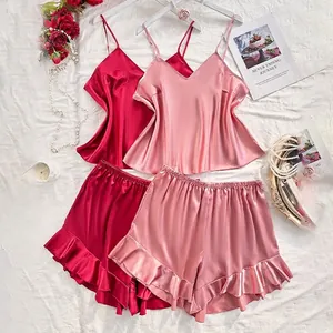 Ensemble pyjama en satin pour femme avec caraco à col en V et short à volants bordeaux