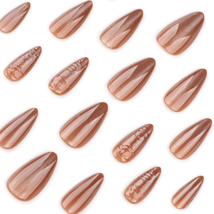 Short almond 3D cat eye nails in caramel brown with shimmering magnetic glitter finish