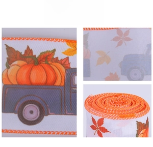 Détail des motifs citrouille et feuille d'érable sur ruban tissé d'automne récolte