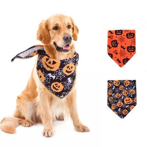 Bandana d'Halloween pour animaux avec motifs citrouille orange et toile d'araignée noire
