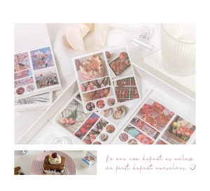 Autocollants floraux esthétiques sur plateau blanc avec rubans pour scrapbooking