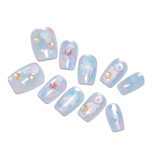 Unghie finte blu oceano cat-eye con perle a bolla e strass a cuore effetto gelatina 3D