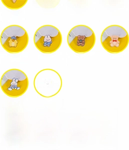 Detailed size chart for various cartoon acrylic pins featuring bear and bunny motifs