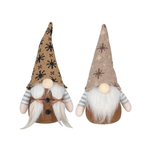 Pareja de gnomos navideños con gorros de punto de copos de nieve y barbas de peluche