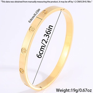 Detailed size chart showing gold bangle dimensions 6cm diameter and 0.6cm width