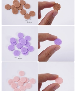 Detailweergave van 1,4cm mini-harskoekjes in roze, paars en bruin voor DIY-gebruik