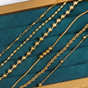 Ensemble de chaînes dorées en acier inoxydable avec styles boule, serpent et torsadé