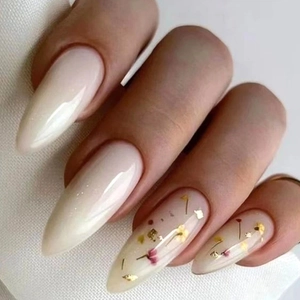 Retro Almond Press On Nails With Gold Foil Fragments And Dried Flower Decoration Creamy White Glossy Fake Nails For Women