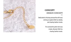 Detail of the lobster clasp and extension chain with K18 engraving on the gold tag