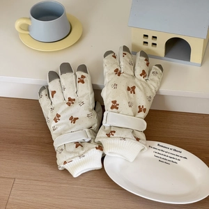 Thickened winter ski gloves with cute bear print and touch screen fingertip design