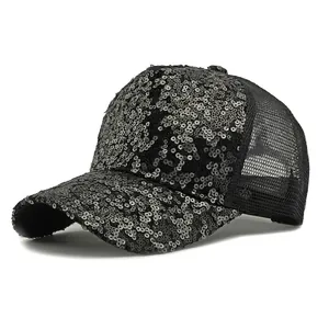 Atmungsaktive schwarze Damen Trucker Mütze mit modischen glänzenden Pailletten auf der Krone