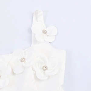 Abito in raso bianco con fiori 3D e dettagli in strass, stile elegante da donna