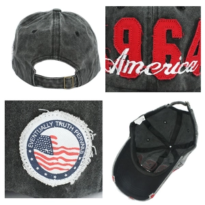 Detailansichten der grauen Vintage 1964 Baumwollkappe mit USA-Flaggen-Patch und Metallschnalle