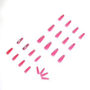 Set mit pinkfarbenen Sargnägeln zum Aufkleben, verziert mit Strass und Perlen