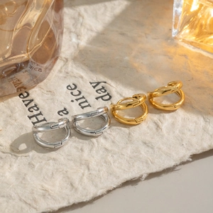 Minimalist double-layer C-shaped hoop earrings in gold and silver stainless steel finish