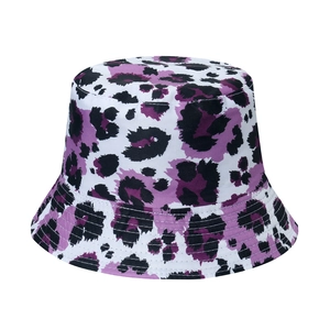 Chapeau bob pour femme avec imprimé léopard violet et bordure à coutures multiples