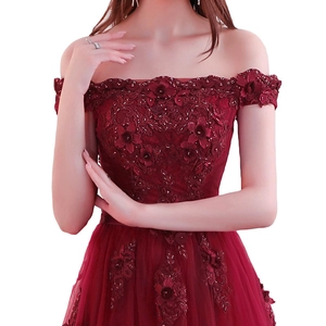Robe de soirée bordeaux à épaules dénudées avec fleurs de dentelle 3D et paillettes
