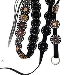 Ceinture bohème en cuir avec anneaux floraux géométriques et rivets vintage