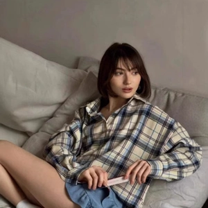 Chemise à carreaux vintage pour femmes avec manches longues et poche multicolore
