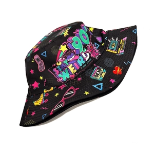 90er Retro Graffiti Wende-Anglerhut mit Vintage Pop-Art Print auf schwarzem Stoff