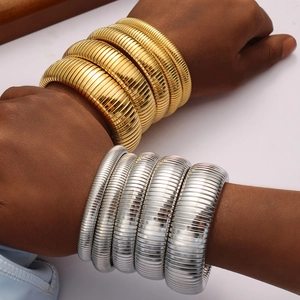 Stainless Steel Tubogas Choker Necklace And Elastic Ribbed Bangle Bracelet Vintage Retro Fashion For Women