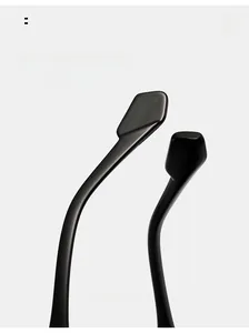 Detail of curved black mirror legs on square frame sunglasses for a comfortable fit