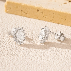 Boucles d'oreilles halo en argent S925 avec moissanite ovale et gravure GRA de qualité