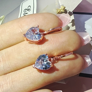 Luxury rose gold four-prong heart zircon stud earrings for engagement and fashion