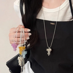 Korean Style Glass Bead Grape Cluster Pendant Necklace For Women Exquisite Sweet Fruit Shape Necklace Light Luxury Elegant Jewelry Gift