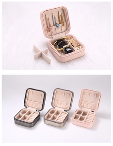 Portable jewelry box in PU leather with adjustable dividers for rings and earrings