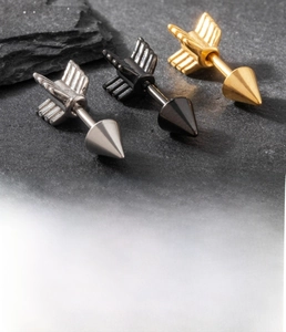 Détails des boucles d'oreilles flèche en acier titane en argent, noir et or 1,2x6mm