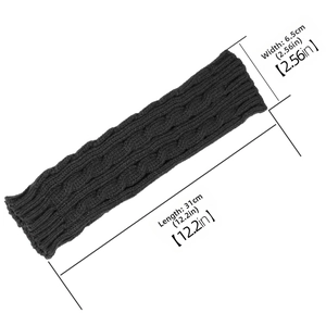 Detail view of black cable-knit arm warmers with length 31cm and width 6.5cm dimensions