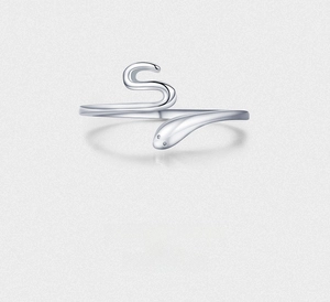 Detailed macro shot of the S925 sterling silver snake ring with sparkling zircon eyes