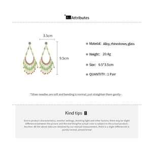 Tableau des tailles détaillé des boucles d'oreilles fleuries à perles vertes et glands