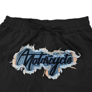 Detail von Kordelzug und Denim-Patch auf schwarzer High-Street Jogging-Shorts für Herren